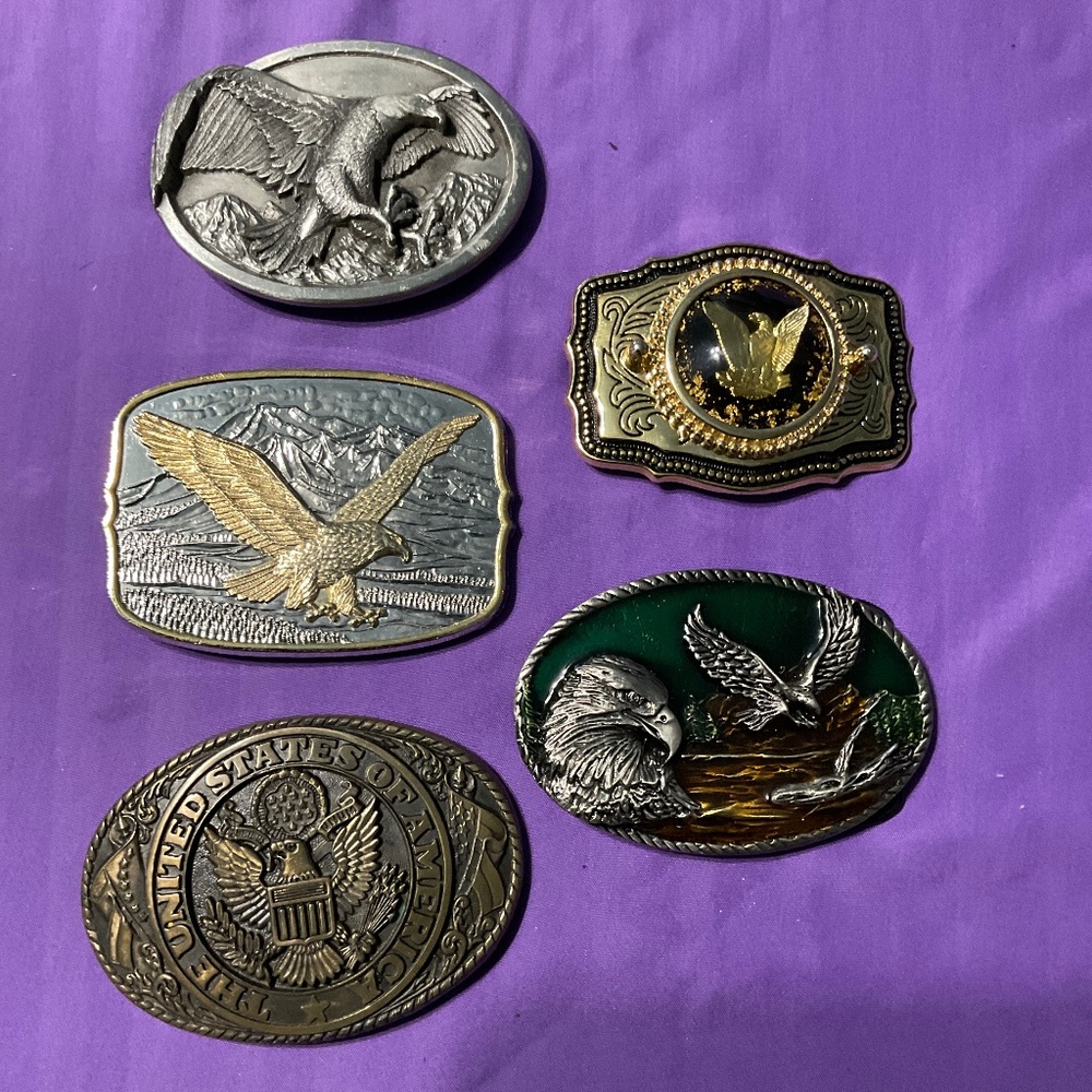 5 buckles all American themed. M196